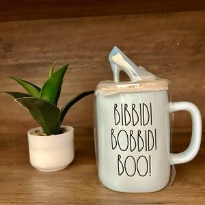 NEW Rae Dunn Disney Princess Cinderella Mug with Lid